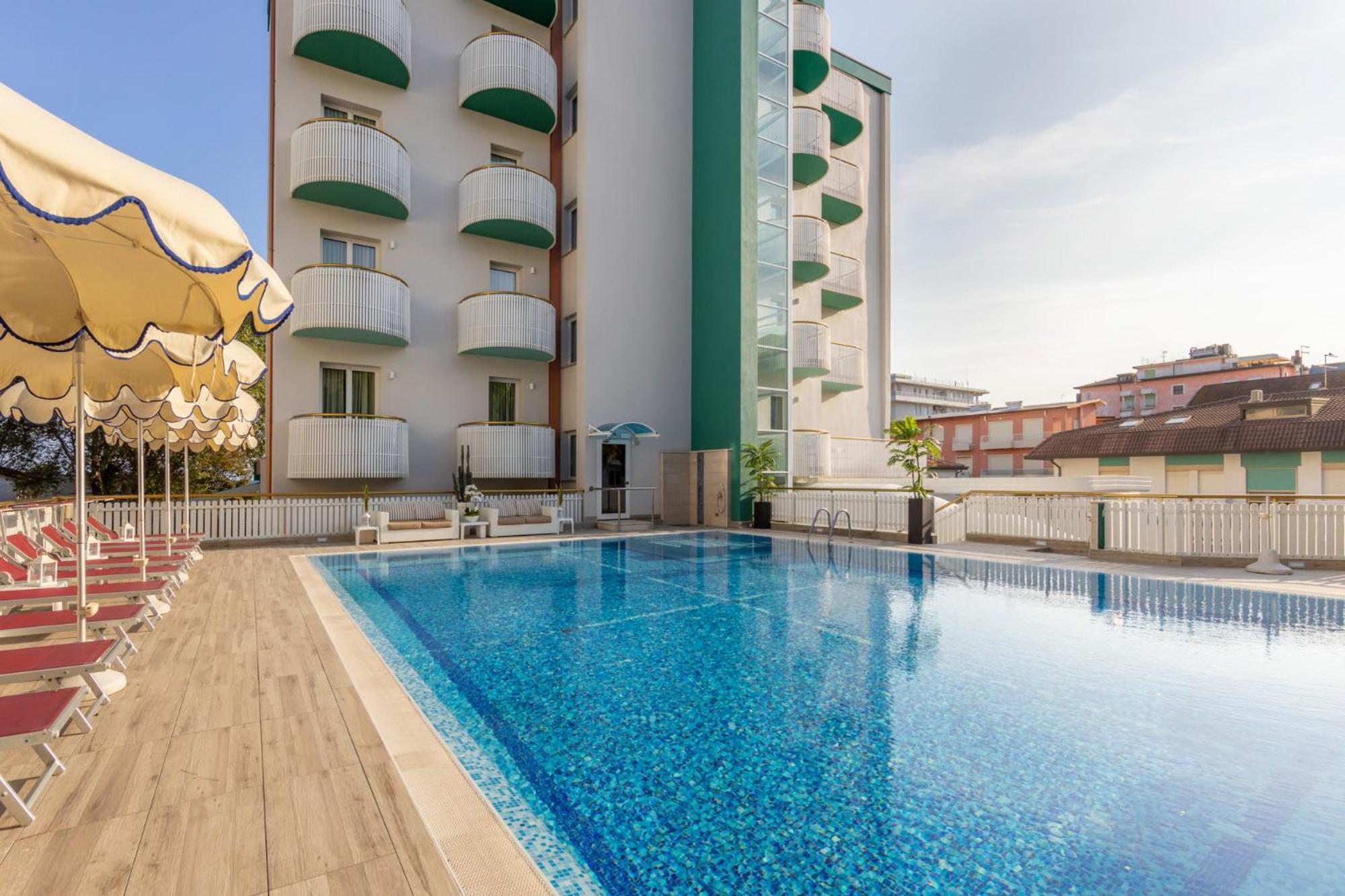 Salus Smart & Chic Hotel Лидо-ди-Езоло Экстерьер фото